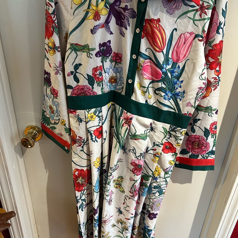 Beautiful Green Collared Multi Colored Floral Dre… - image 1